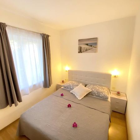 Apartments Saric Biograd Na Moru Exterior foto