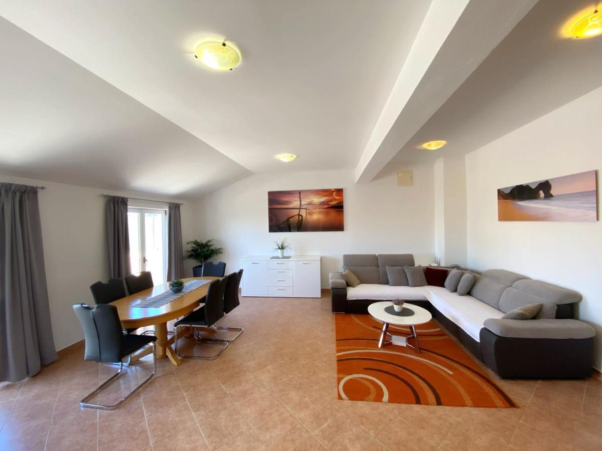Apartments Saric Biograd Na Moru Exterior foto