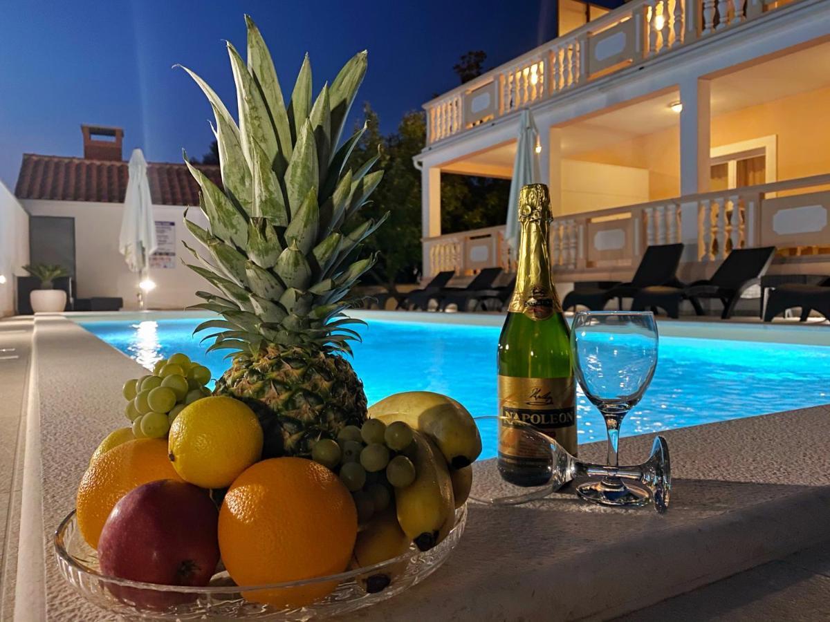 Apartments Saric Biograd Na Moru Exterior foto