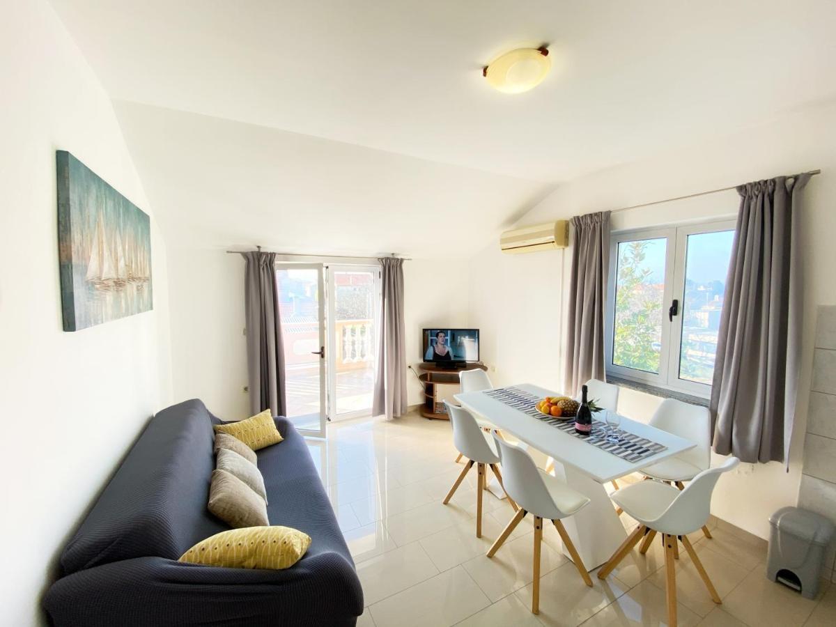 Apartments Saric Biograd Na Moru Exterior foto