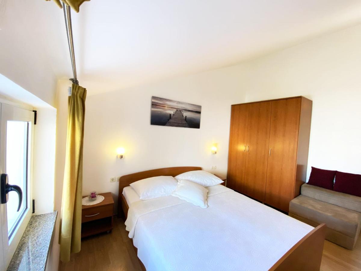 Apartments Saric Biograd Na Moru Exterior foto